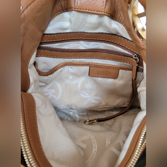 Michael Kors caramel colour leather shoulder bag - Picture 7 of 10